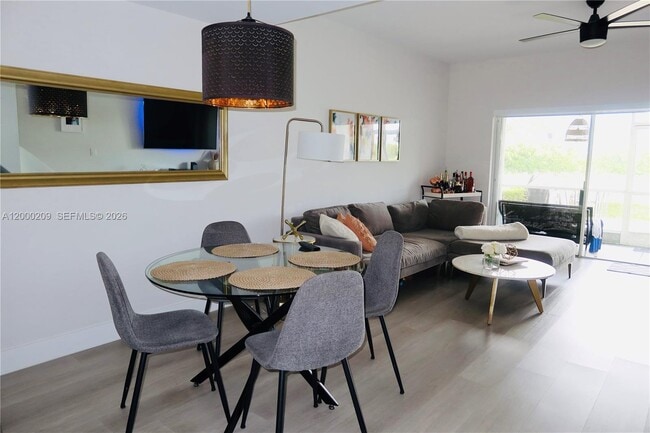 Photo - 16755 Hemingway Dr