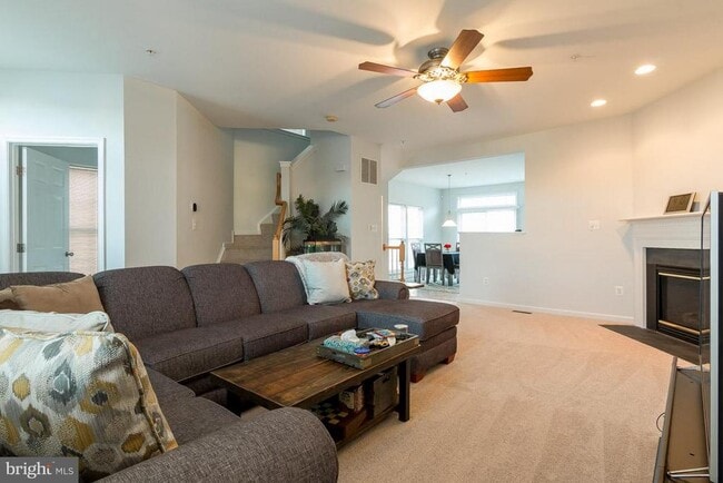 Photo - 1752 Theale Way