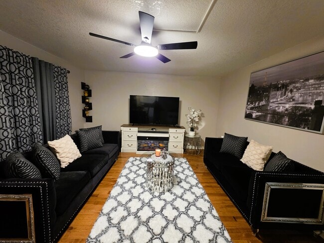 Photo - 12504 SE Stark St Unit Andrea Terrace Condo