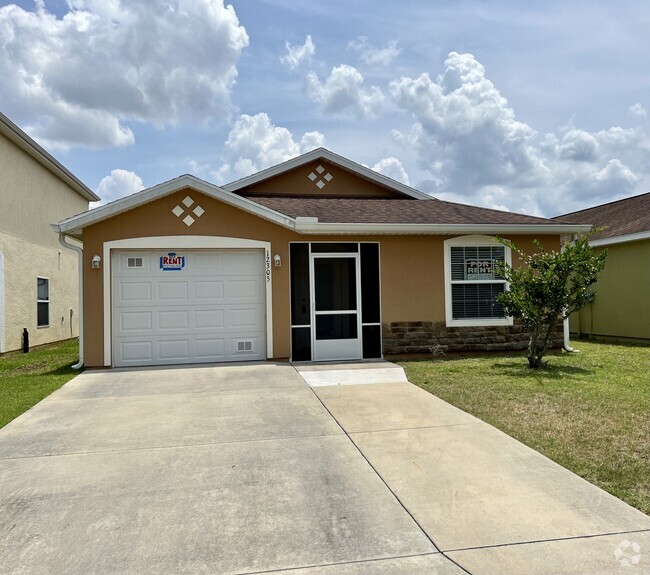 Building Photo - 12305 NE 48th Loop Rental