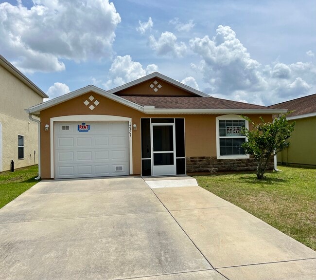 Photo - 12305 NE 48th Loop House