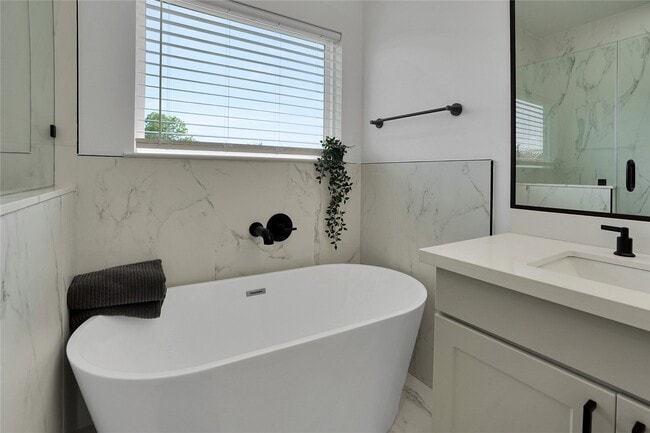 Photo - 2711 Rosalie St