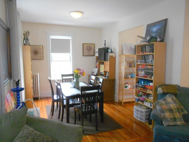6 Newton St Unit 2