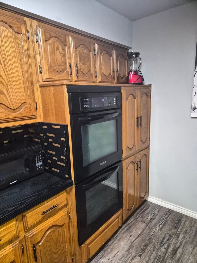 Photo - 1108 Waterview Ln