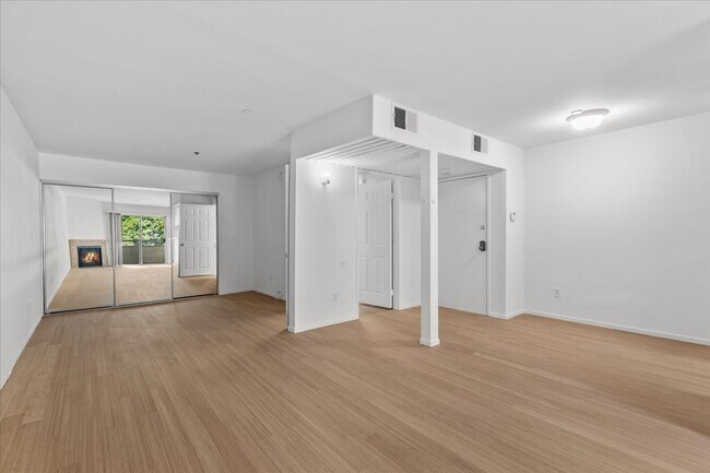 Photo - 10960 Ashton Ave Unit 204