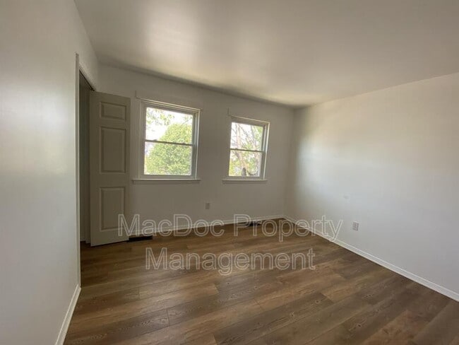 Photo - 611 Anvil Rd