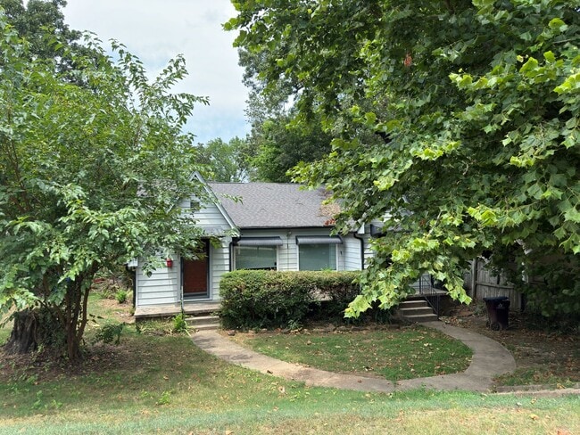 Building Photo - 2009 S Q St