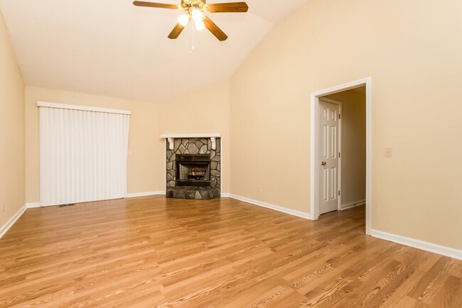 Photo - 1610 Summit Ridge