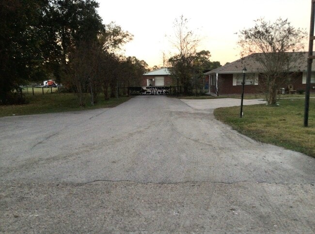 Photo - 15447 Avenue C