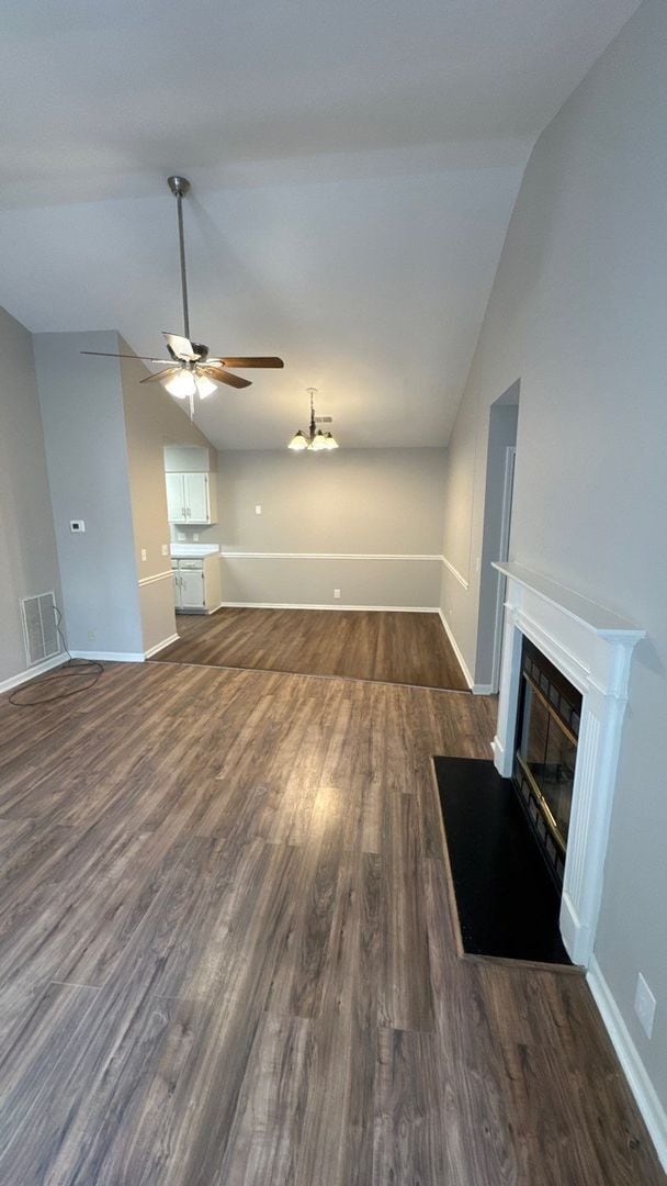 Photo - 2910 Sheana Way