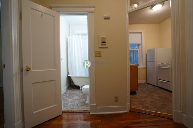 Building Photo - 99 Gordon St Rental