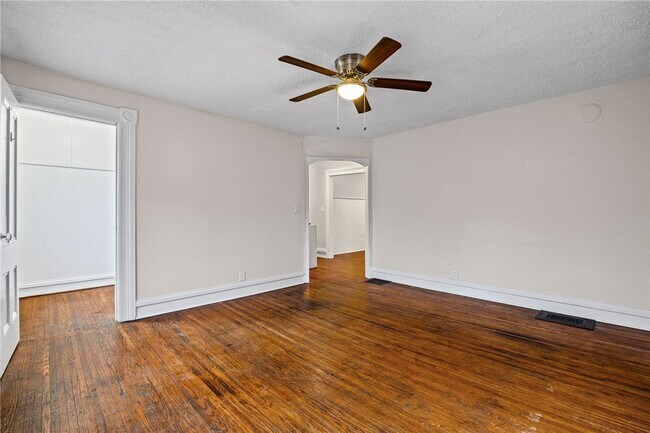 Photo - 75 Hamilton St