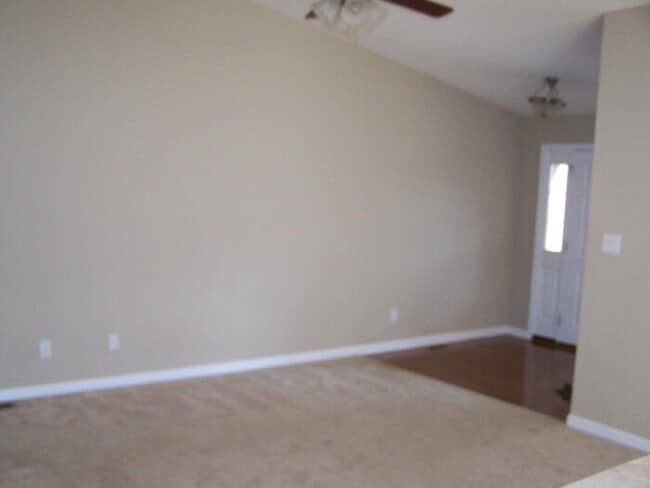 Photo - 2 bath, 2 car garage townhouse w/ bonus room and fenced yard