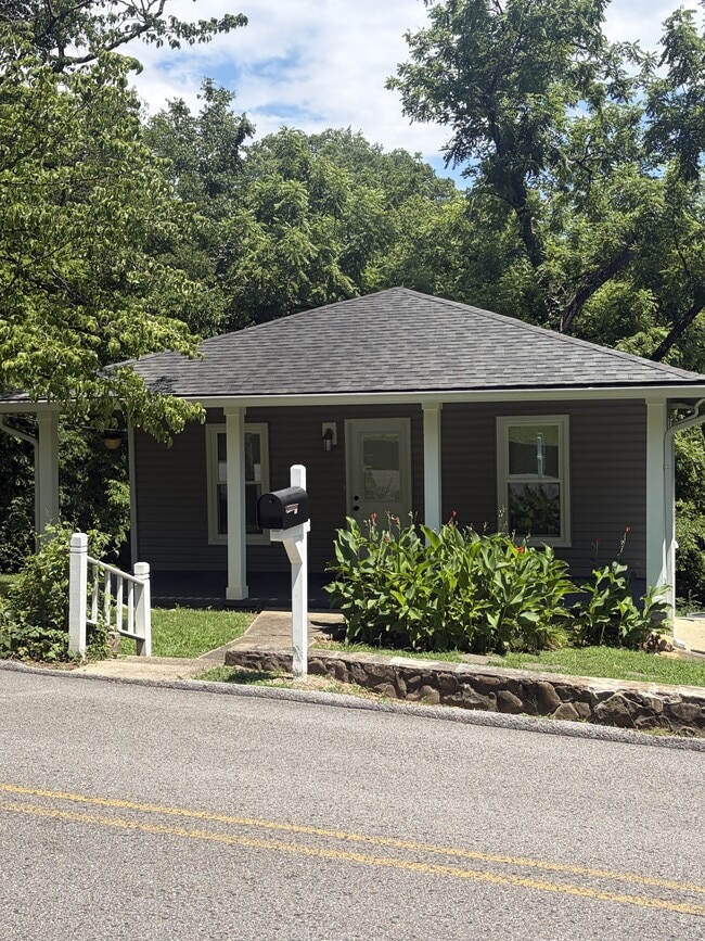 Building Photo - 2614 Berkley Dr
