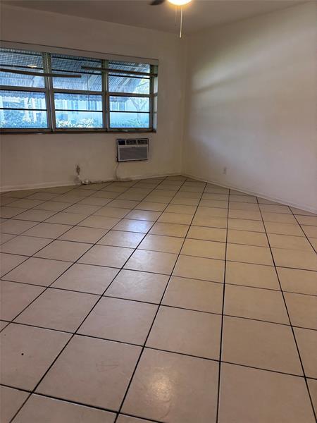 Photo - 1645 NE 12th St Unidad B