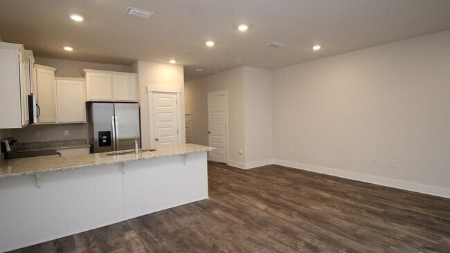 Photo - 1635 Iroquois Ct