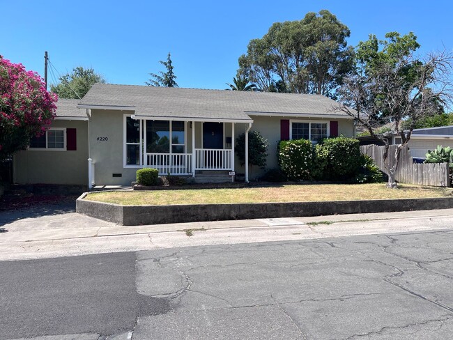 BEAUTIFUL UPDATED HOME IN EAST SAC!! - BEAUTIFUL UPDATED HOME IN EAST SAC!!