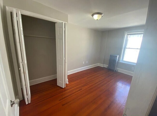 Photo - 424 N 64th St