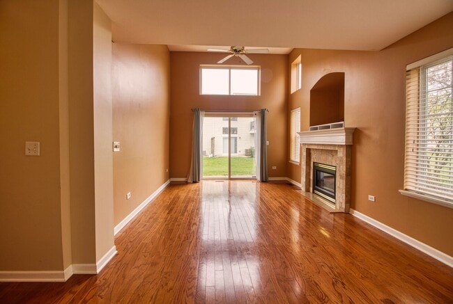 Photo - 1160 Hawthorne Ln