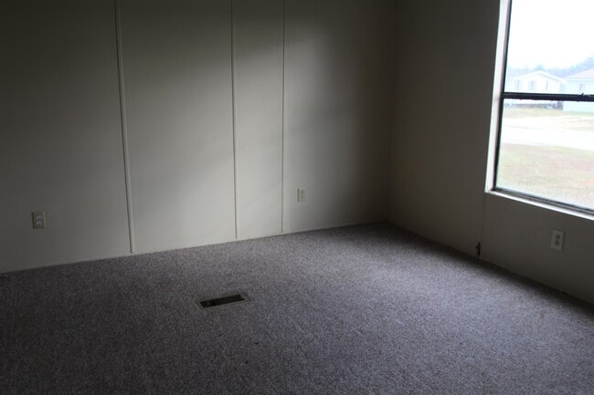 Photo - 609 Sapling Ln