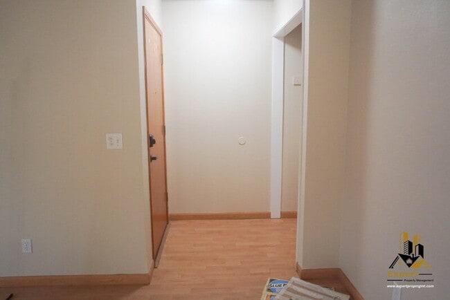 Building Photo - 5333 Primrose Dr Unit #36B