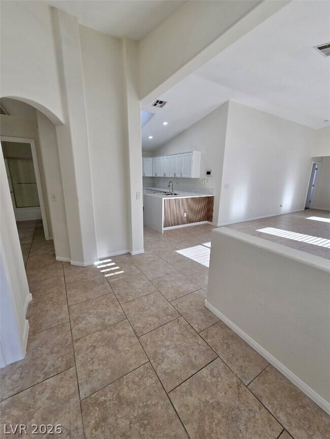 5692 Great Eagle Ct