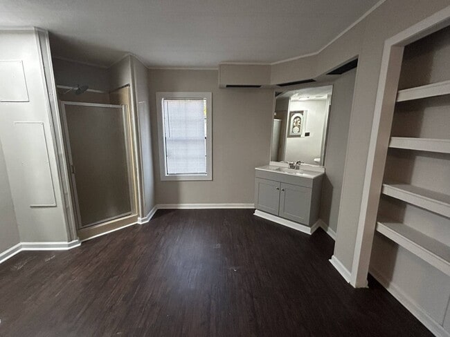 Photo - 10 White Oak Village