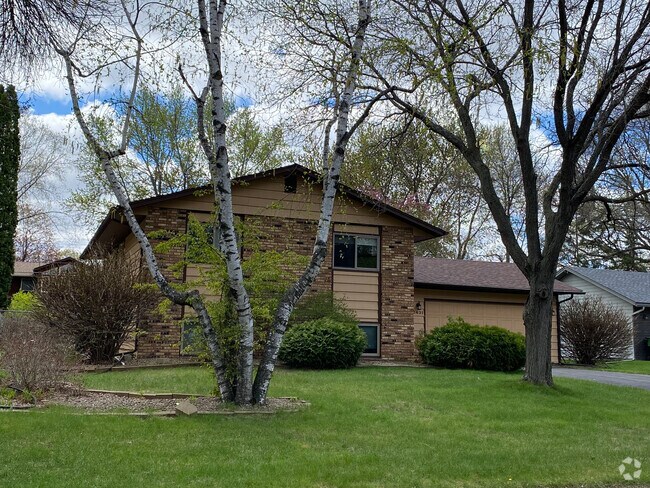 Building Photo - 2431 Mounds Ave Rental