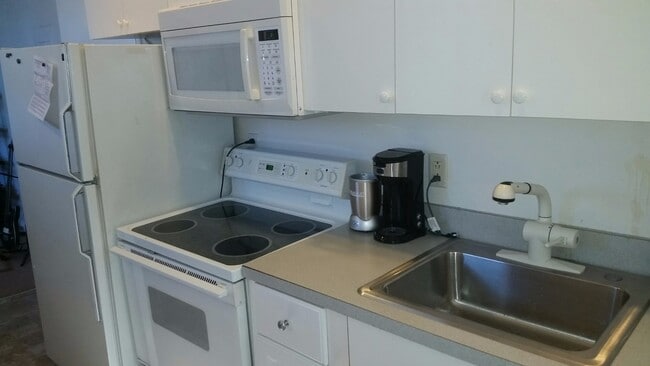 Building Photo - 2 Chestnut Hill Ave Unit 4