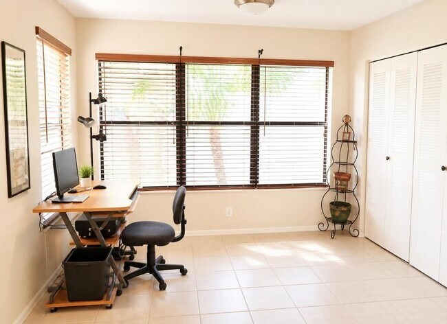 Photo - 2986 S University Dr Unidad 8203