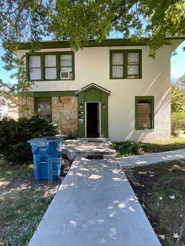 Building Photo - 349 S Wood St Unit 349 S Wood