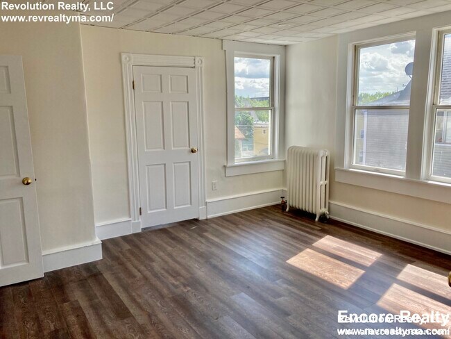 Building Photo - 11 Barstow St Unit 1