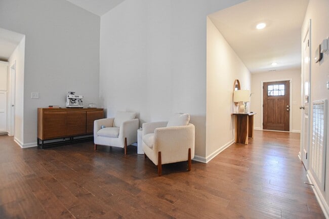 Photo - Pet Friendly Three Bedroom!