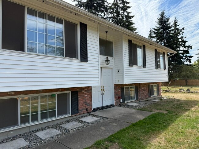 Building Photo - 2504 202nd St E Rental