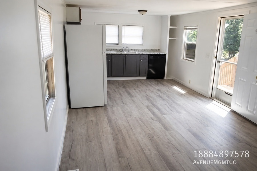 Photo - 715 23rd St NW