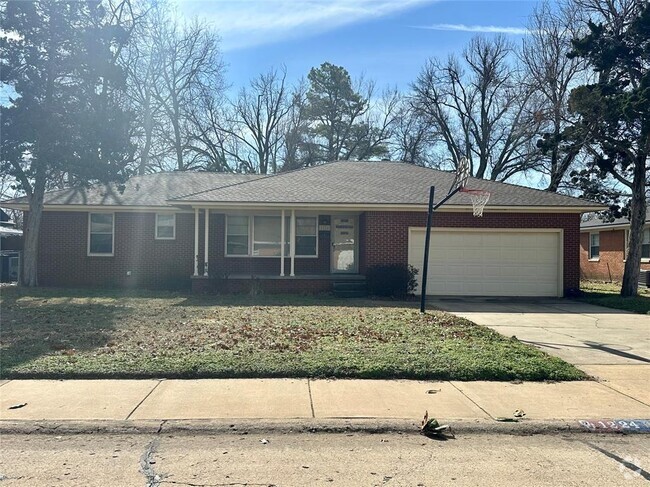 Building Photo - 1224 Westlawn Dr Rental