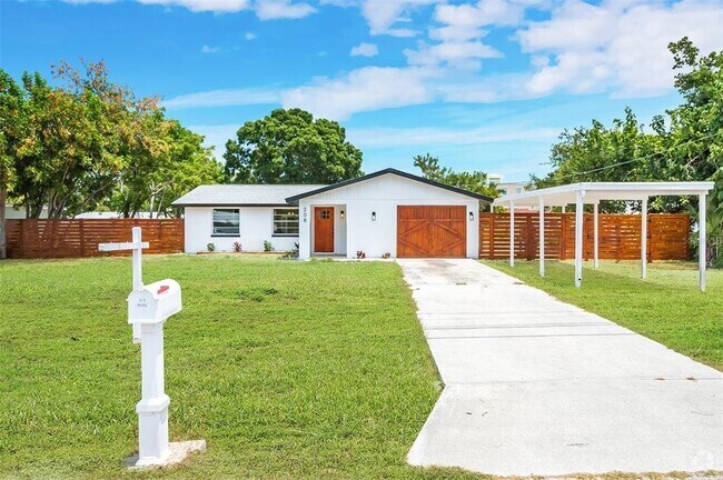 Building Photo - 208 Palmetto Rd W Rental