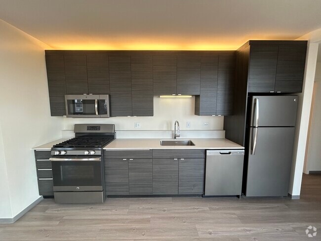 Building Photo - 1877 N Milwaukee Ave Unit 506 Rental