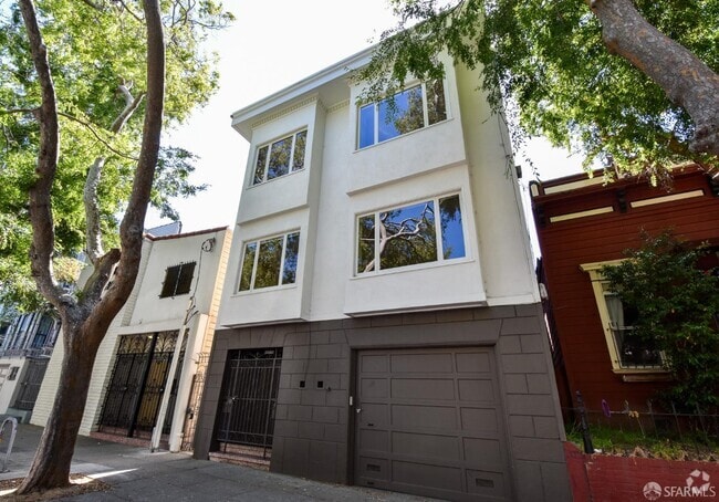 Building Photo - 2762 Folsom St Rental