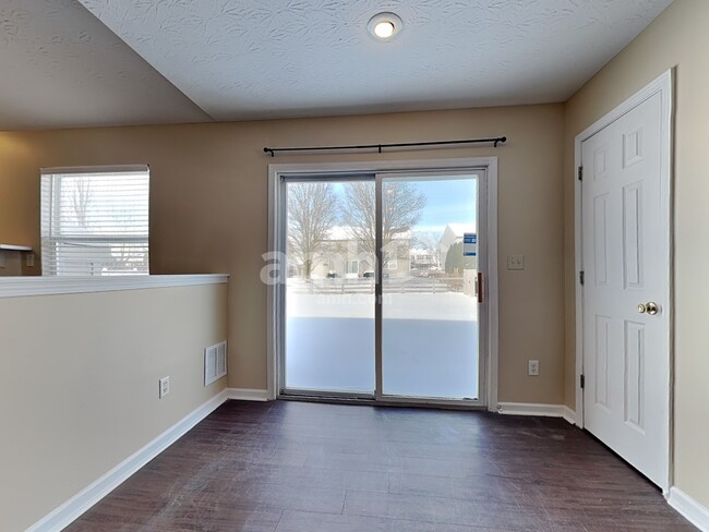 Photo - 930 W Jameson Ct