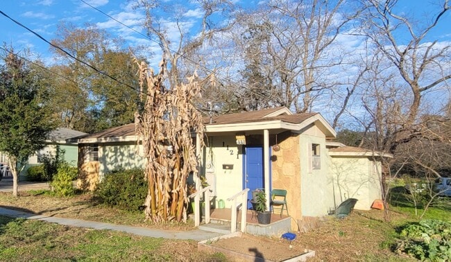 Building Photo - SPACIOUS 2/2 w/ Wood Floors, Washer/Dryer, Office, & Carport! Walk to Midtown Night Life! Availab...