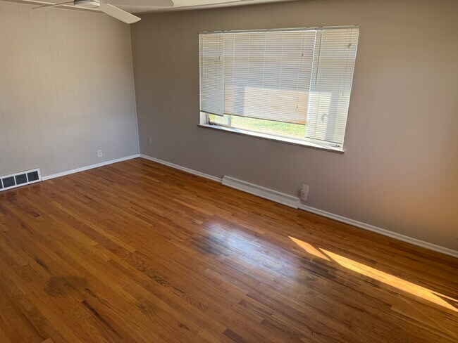 Photo - 4370 S Acoma St