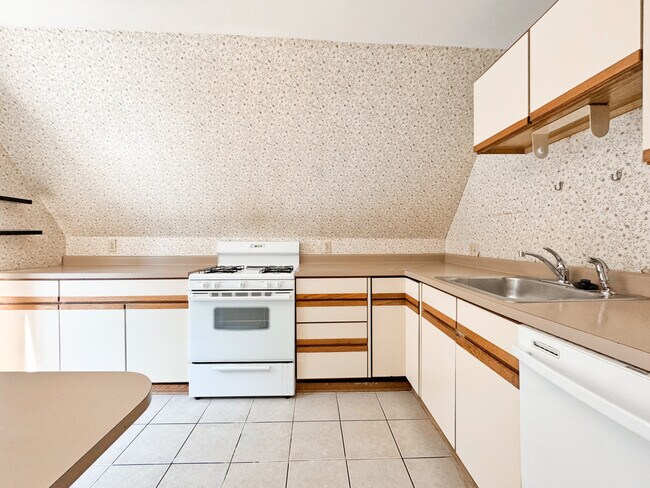 Photo - 5735 - 5737 Hobart St, Pittsburgh, PA 15217