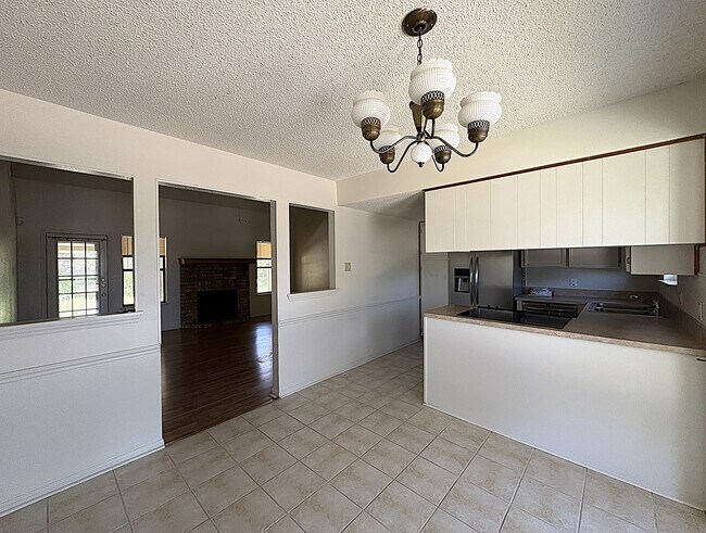 Photo - 2403 Phyllis Dr