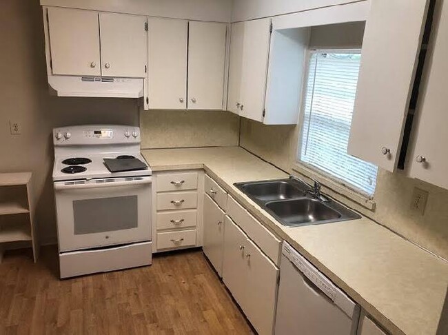 Photo - Coming Soon! 2BR Duplex with Screened Patio in the Murray Hill