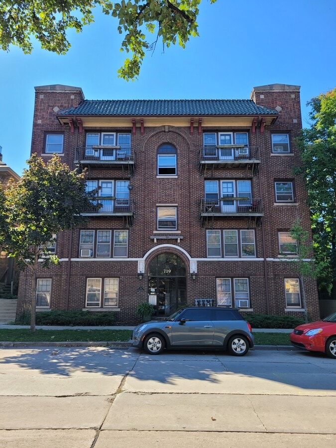 719 Knapp - 719 Knapp