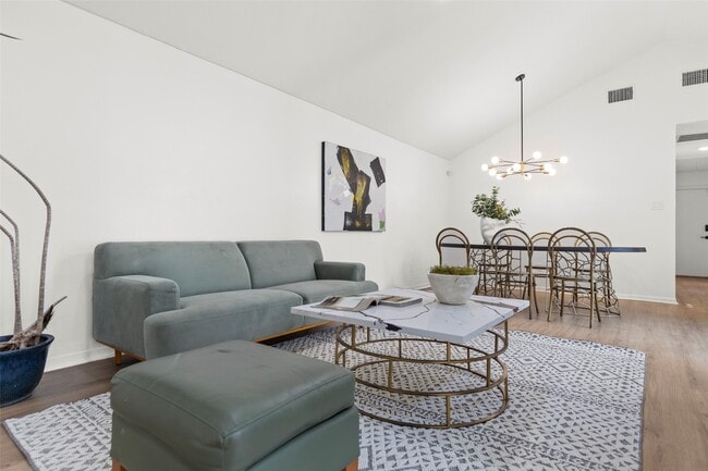 Photo - 2019 Wilcrest Dr