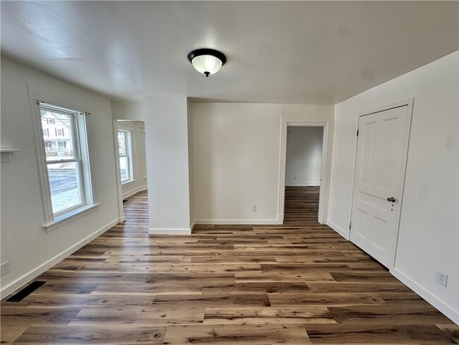 Photo - 77 High St