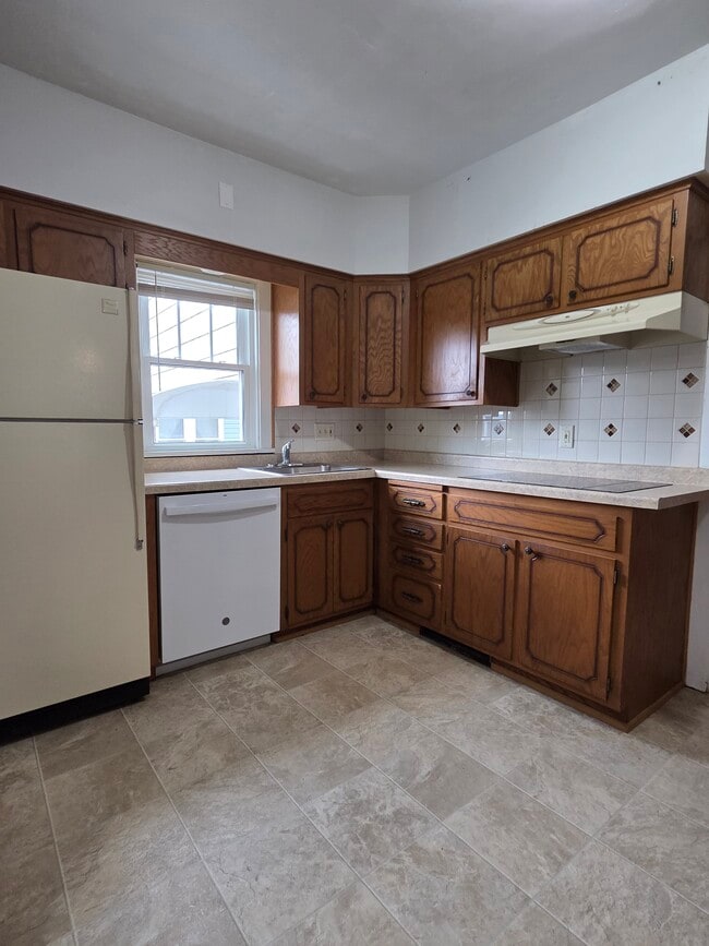 516 W 5th St