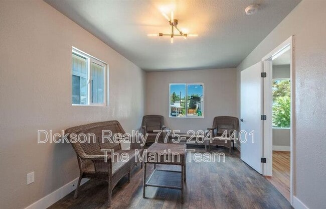 Photo - 210 Cheney St